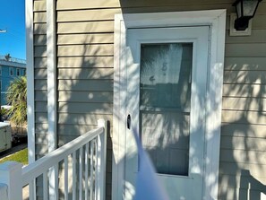 Unclassified image, 4 of 33, button