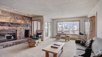 Fireplace, DVD player, stereo