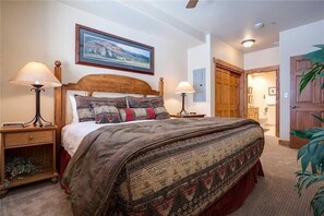 Kondominium, Beberapa Tempat Tidur (2306 Timberline Lodge, Trappeur's Cro) | 2 kamar tidur, setrika/meja setrika, Wi-Fi gratis, dan seprai linen