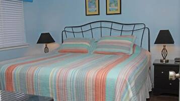 1 sovrum, strykjÀrn/strykbrÀda, internet och sÀngklÀder