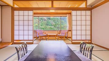 Japanese Style Room, Non Smoking | Living area | Flat-screen TV