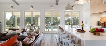 PRIVATE RETREAT| Pool | Hot Tub | Fire Pit | 18 Beds |7 Bedrooms |6.5 Bath| Close to Downtn