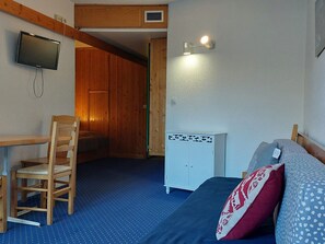 TV - Cozy studio, 4 pers, near slopes & shops, central Arc 1800 (Les Arcs 1800)