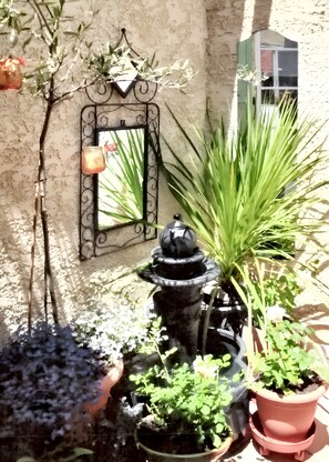 Exterior detail - Homerez - House in Pouzols-Minervois (Pouzols-Minervois)