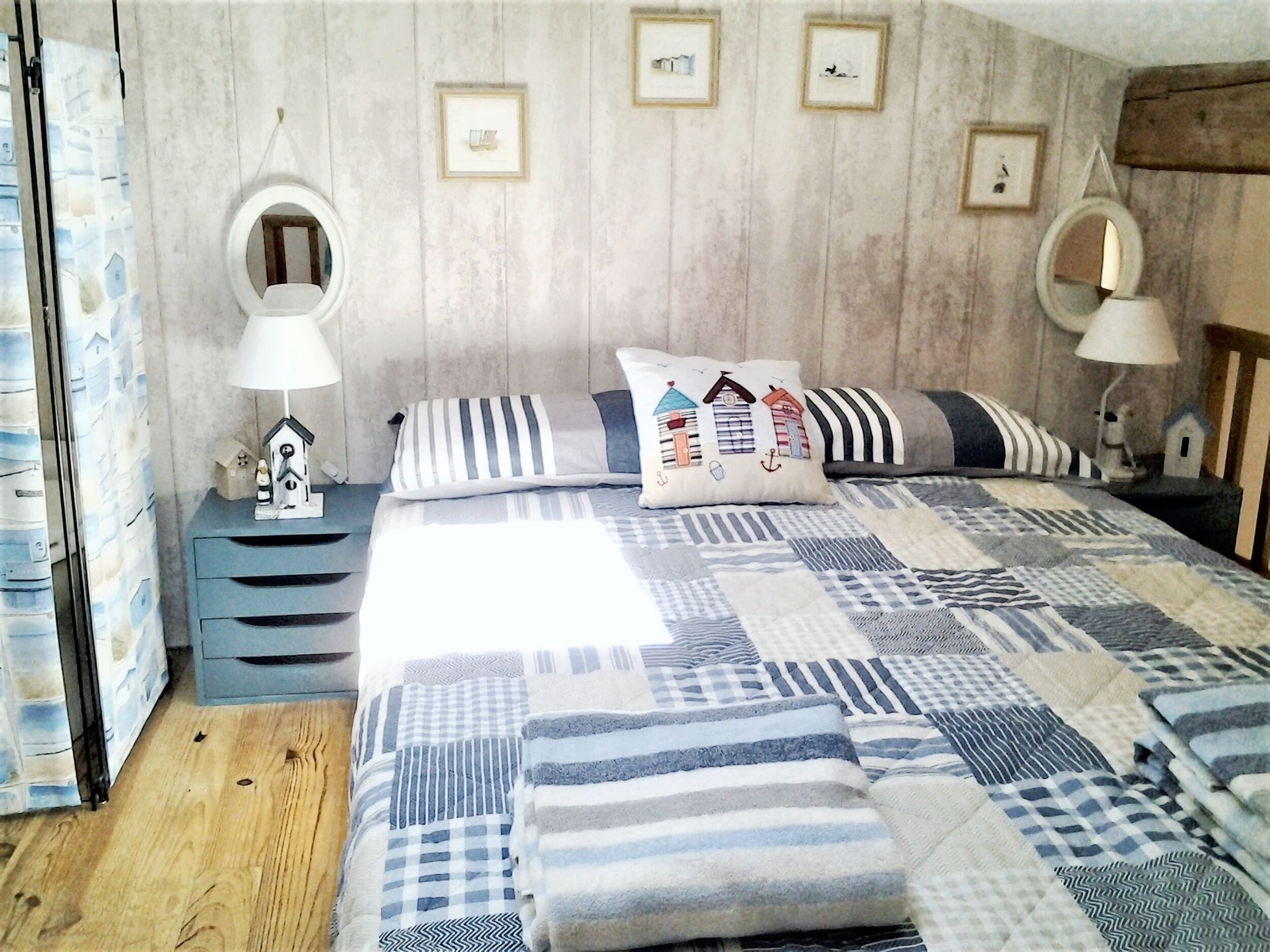 2 chambres, bureau, fer et planche à repasser, accès Internet