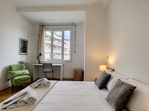 2 Schlafzimmer, Zimmersafe, Bügeleisen/Bügelbrett