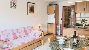 Unclassified image, 2 of 13, button - Bright apartment for 6, ski-in/ski-out, south terrace (Saint-Martin-de-Belleville)