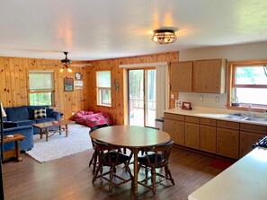 Interior - Lakefront Cabin #7 The Northern Pike House (Presque Isle)