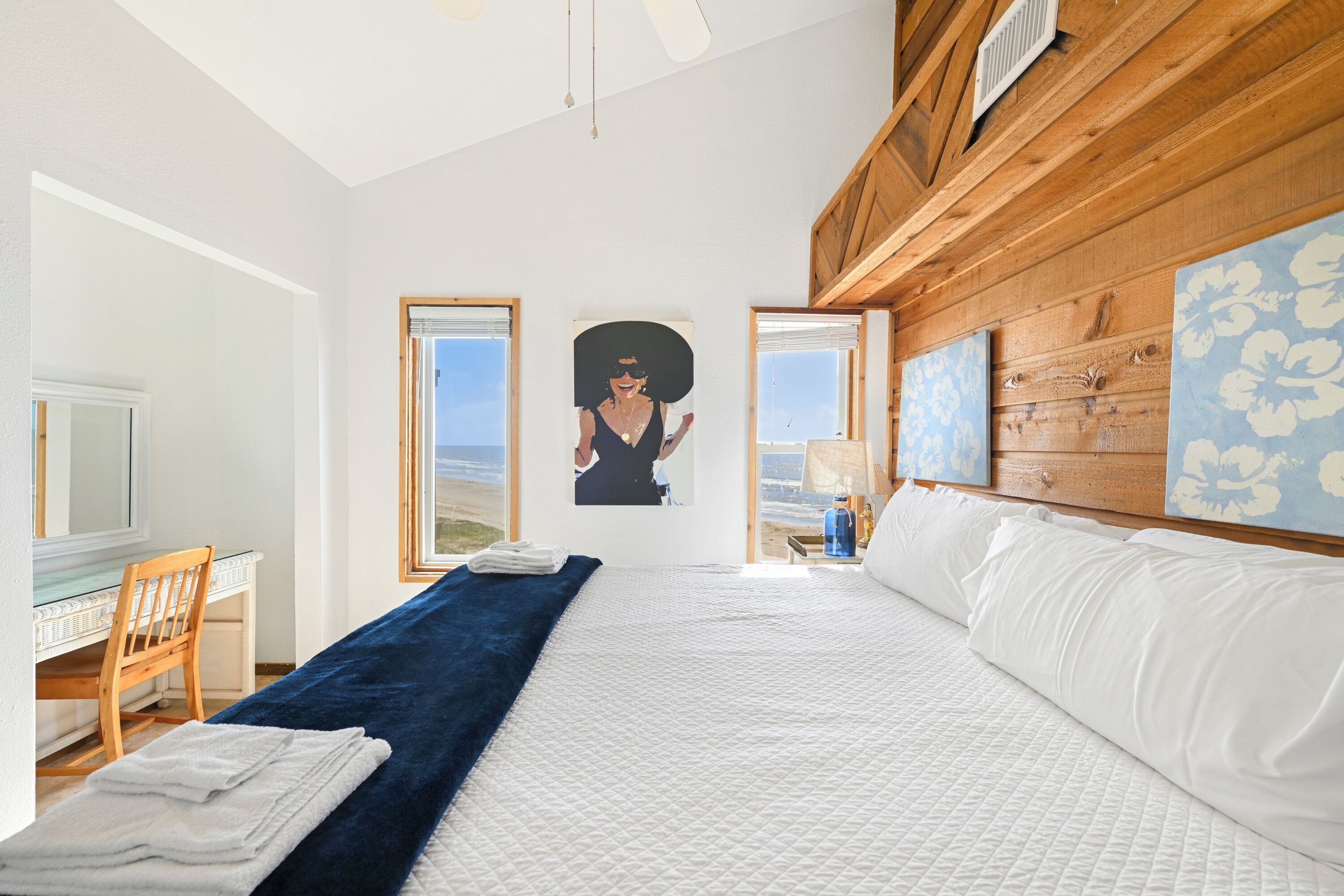 4 bedrooms, iron/ironing board, WiFi (free), bed sheets