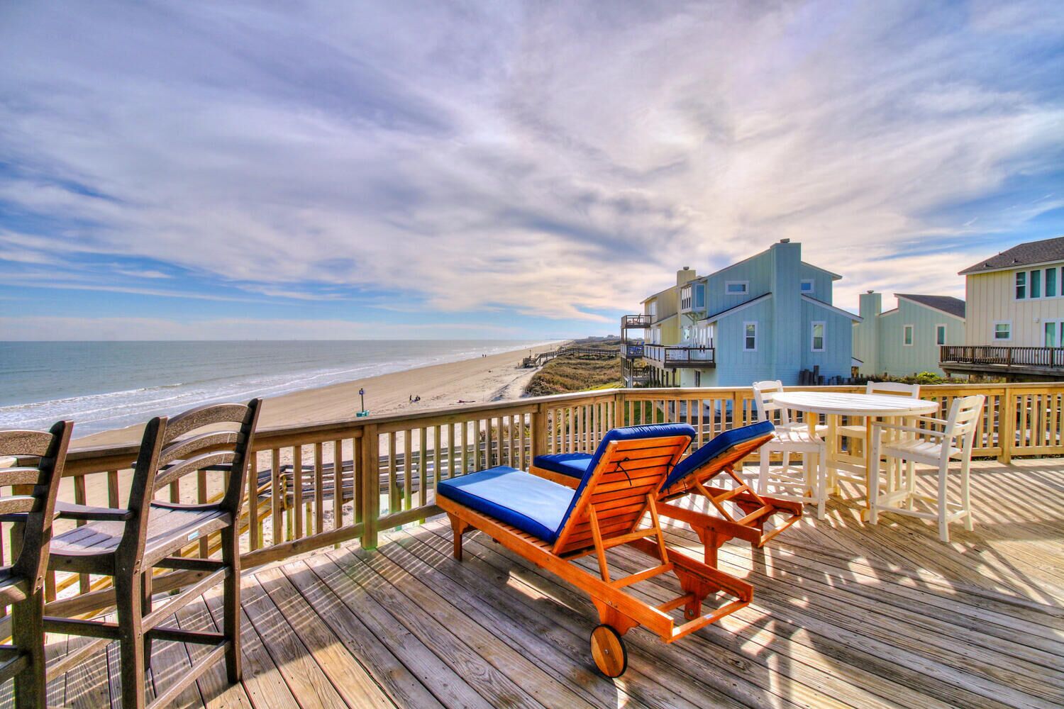 Beachfront beauty!  Sleeps 10!  Community pool!