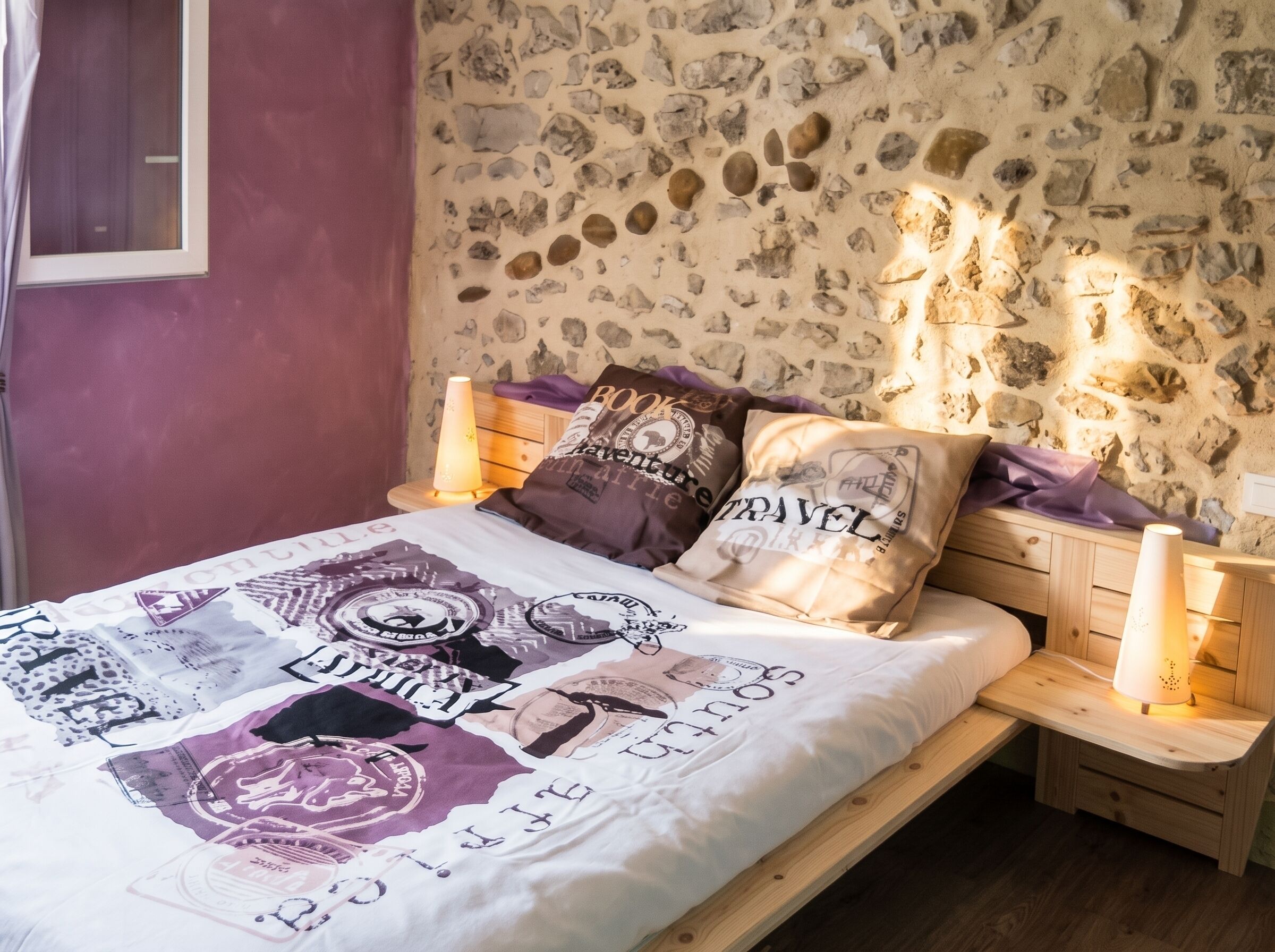 3 quartos, ferros/tábuas de passar roupa, berço de viagem