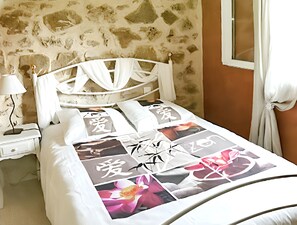 3 bedrooms, iron/ironing board, Internet