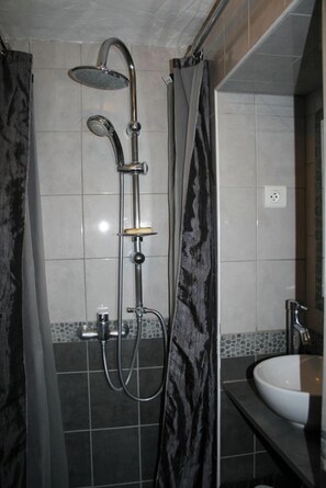 Baignoire, serviettes fournies