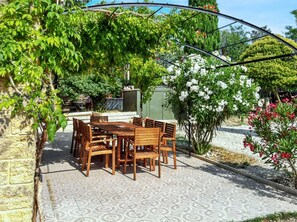 屋外ダイニングエリア