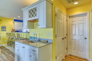 冷蔵庫、電子レンジ、オーブン、食器洗い機