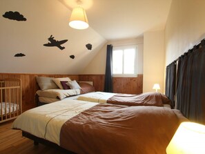 4 bedrooms, free WiFi - Spacious house in Marchésieux, 9 pers, pets welcome, wifi, near organic farm (Marchésieux)