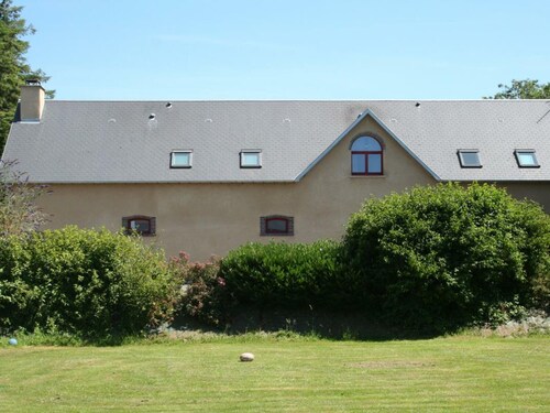 Spacious house in Marchésieux, 9 pers, pets welcome, wifi, near organic farm