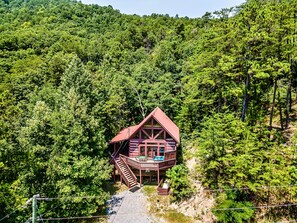 Exterior - Beautiful Views~GSMNP~ Hot Tub-10 min to Parkway ~Private! (Sevierville)