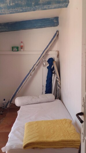 3 quartos, ferros/tábuas de passar roupa
