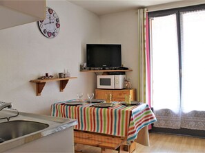 Dining - Cozy studio apartment in Risoul - Prime location, 4 sleeps (Risoul)