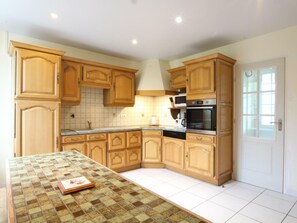 Fridge, microwave, dishwasher