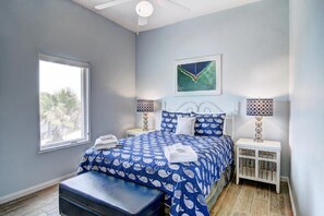 4 bedrooms, iron/ironing board, free WiFi, bed sheets