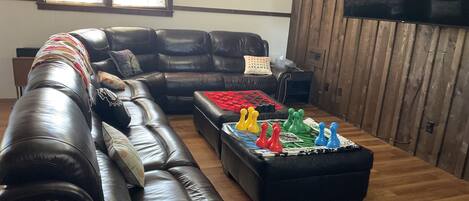 Smart-TV, Kamin, Videospiele, Arbeitsbereiche