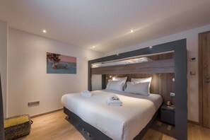 3 bedrooms, premium bedding, free WiFi, bed sheets