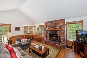 تلفزيون، مدفأة، تنس طاولة