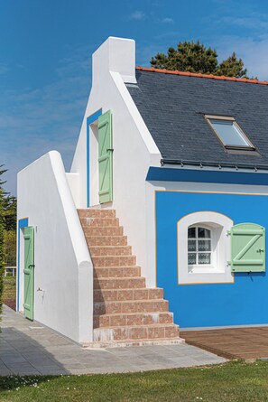 Exterior - Homerez - Welcoming House in Bangor with Enclosed Garden and Fireplace (Bangor)