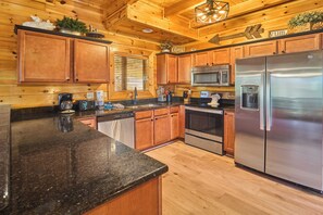 Fridge, microwave, oven, stovetop - 3 Suite Cabin with Private Home Theater Room and Sauna (Gatlinburg)