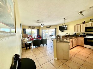 Fridge, microwave, oven, stovetop - 1BR Near Private Beach Free Beach Chairs&Umbrella (Destin)