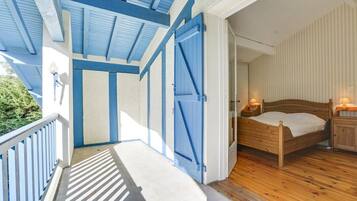5 bedrooms