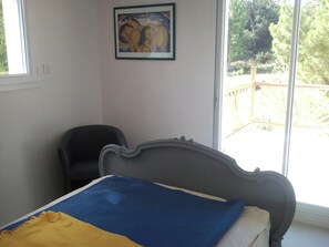 3 bedrooms, iron/ironing board