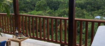 House with private spa not far from the beach