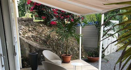Haus mit privatem Spa nicht weit vom Strand entfernt