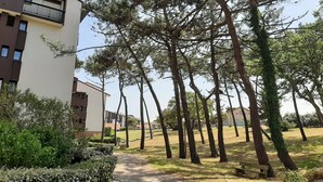Property grounds - Cozy Studio Near Ocean, Shops & Market in Seignosse (Seignosse)