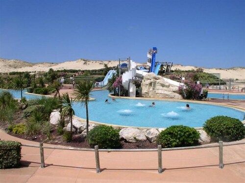 Studio à Seignosse: commerces, plage à 300m, calme, parking, idéal pour 2 !