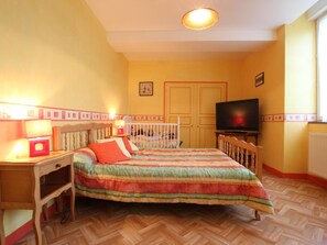 4 bedrooms, free WiFi