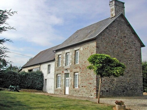 Maison champêtre à Mortain - 4 chambres, animaux admis, cheminée