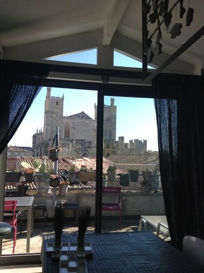 Interior - Stylish loft in the centre of Narbonne. View of the cathedral. Quality services (Narbonne)
