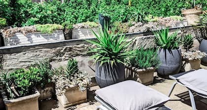 Loft im Zentrum Narbonnes mit Blick auf Kathedrale. Hochwertige Einrichtung