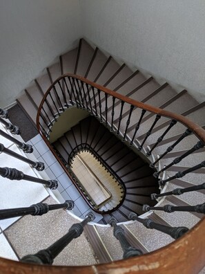 Interior - Stylish loft in the centre of Narbonne. View of the cathedral. Quality services (Narbonne)