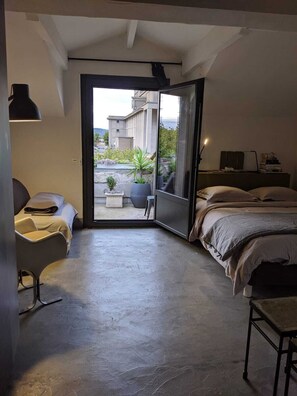 2 bedrooms, iron/ironing board, travel cot, free WiFi - Stylish loft in the centre of Narbonne. View of the cathedral. Quality services (Narbonne)