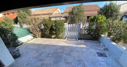 Gemütliche Villa für 6 Personen mit Pool, Terrasse und privatem Parkplatz