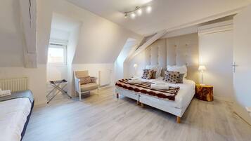3 bedrooms, desk, travel crib, free WiFi