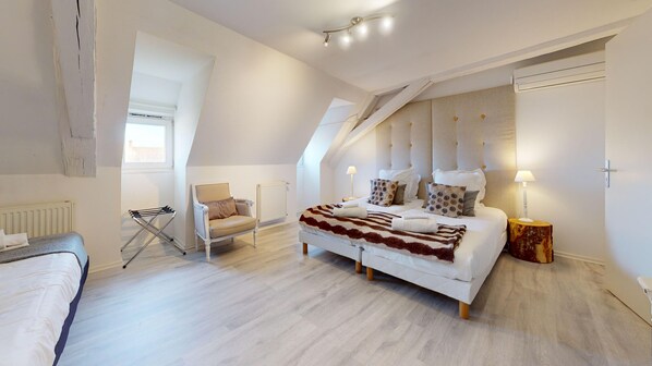 3 bedrooms, free WiFi, bed sheets