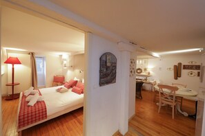 Unclassified image, 4 of 11, button