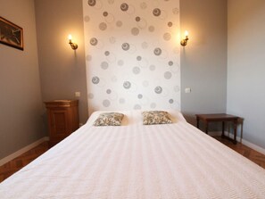 2 bedrooms