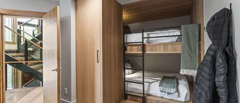4 dormitorios, tabla de planchar con plancha, wifi y ropa de cama
